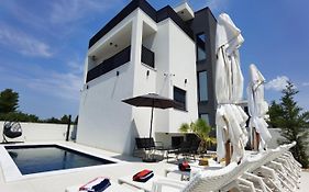 Villa Emperor